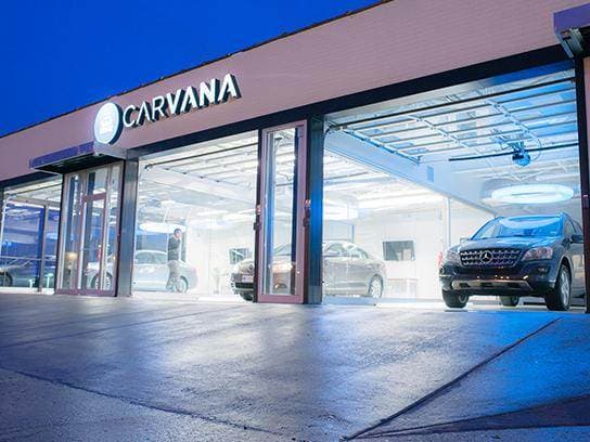 Carvana'ning Atlanta'dagi avtomati. Xaridor mashinani internetda tanlaydi, keyin uni shu yerdan oladi.