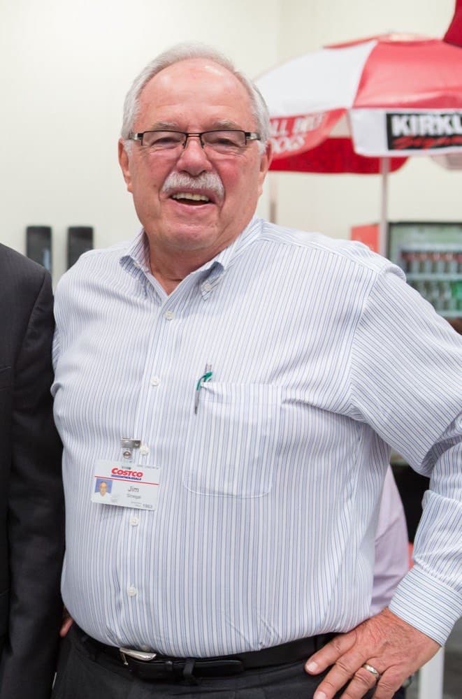 Jim Sinegal (2013). U savdoni 18 yoshida matras tushirishdan boshlagan va Costco'ni 28 yil boshqargan.