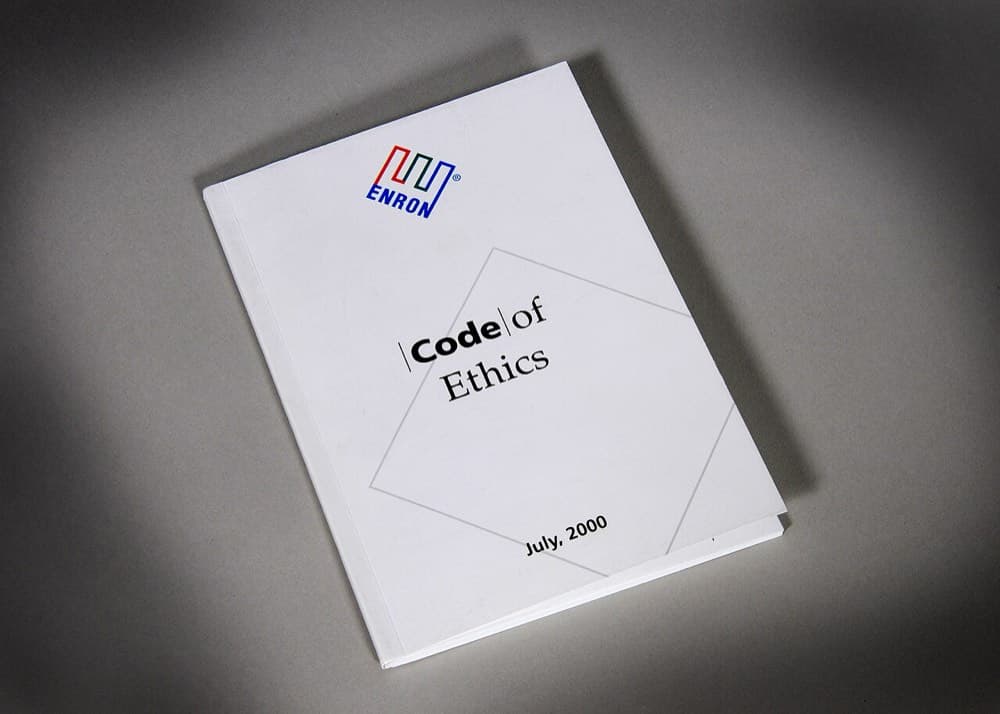 Enron'ning "Axloq kodeksi" — bugun FBI tarixiy kolleksiyasida saqlanadi.