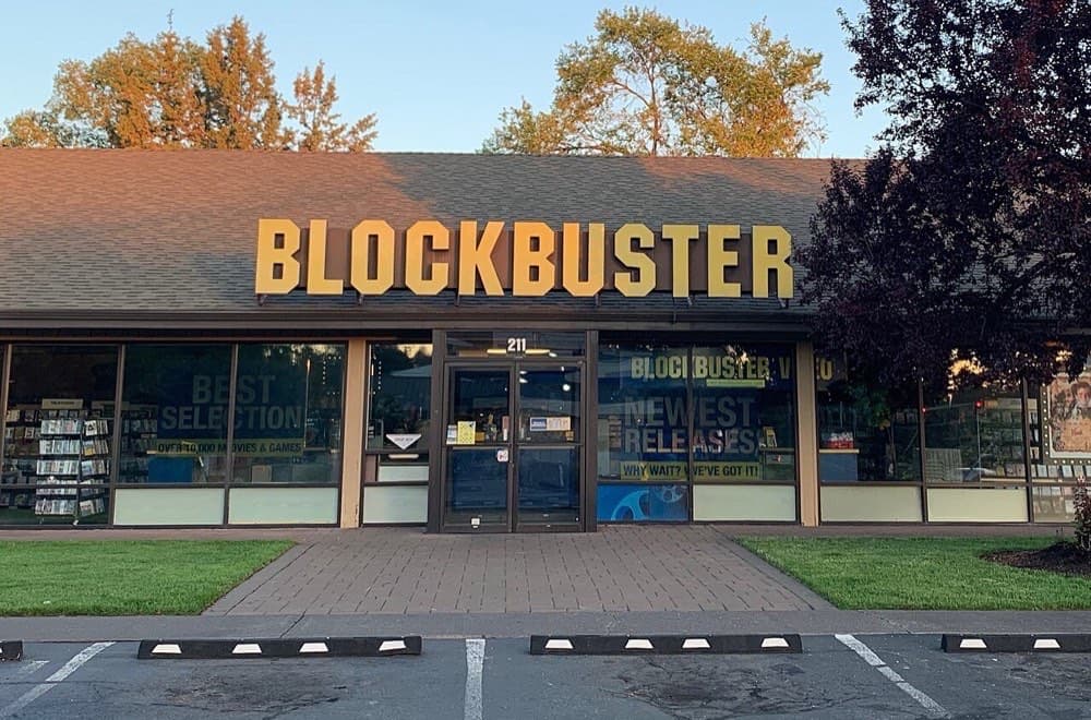 Bend shahridagi (Oregon) dunyodagi oxirgi Blockbuster do'koni.