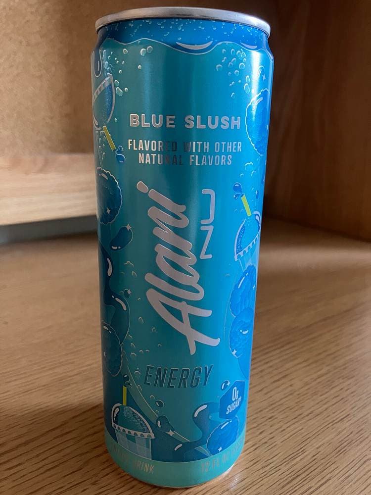 Alani Nu energetik ichimligi. Celsius bu brendni 2025-yilda sotib oldi.