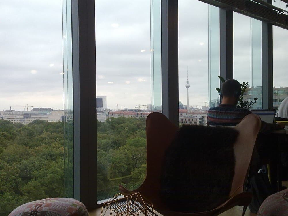 Berlindagi WeWork kovorking markazi. Pandemiya bunday joylarni bir necha oy ichida bo'shatib qo'ydi.